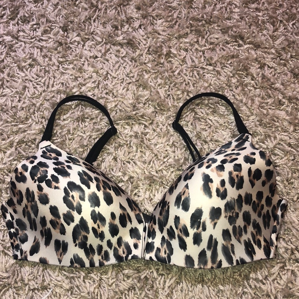 Victoria’s Secret cheetah print bra size 36C not padded adjustable straps 36C​​